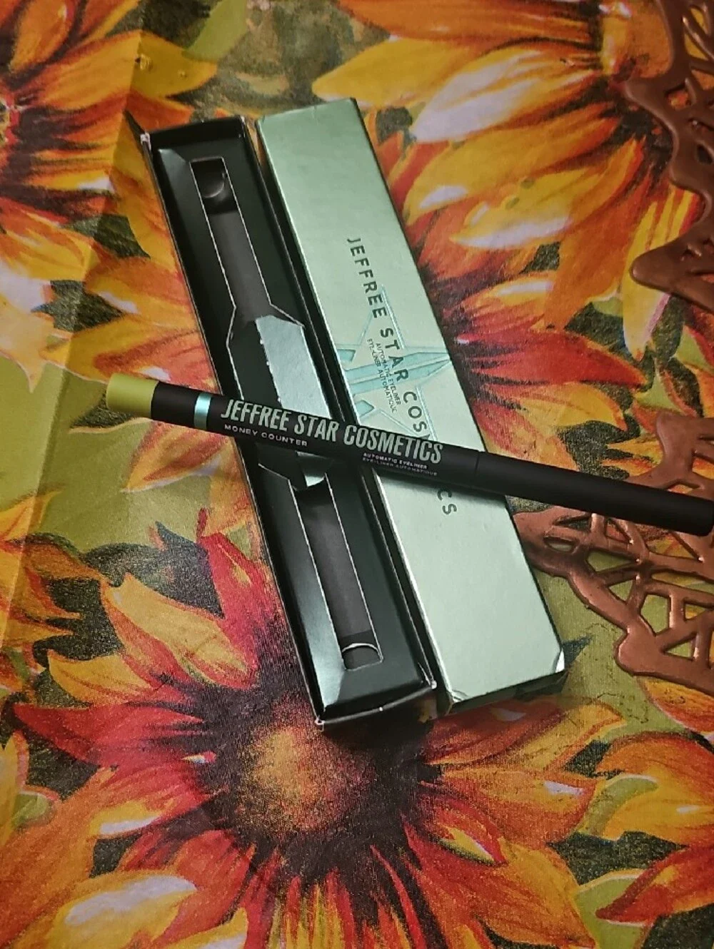 Jeffree Star Lip Liner - Mint Green Packaging